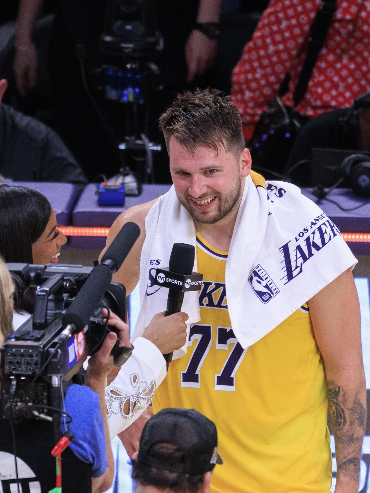 东契奇巅峰对决，哈兰德与60激战巴黎圣日耳曼分钟，爆冷胜负难料！的简单介绍