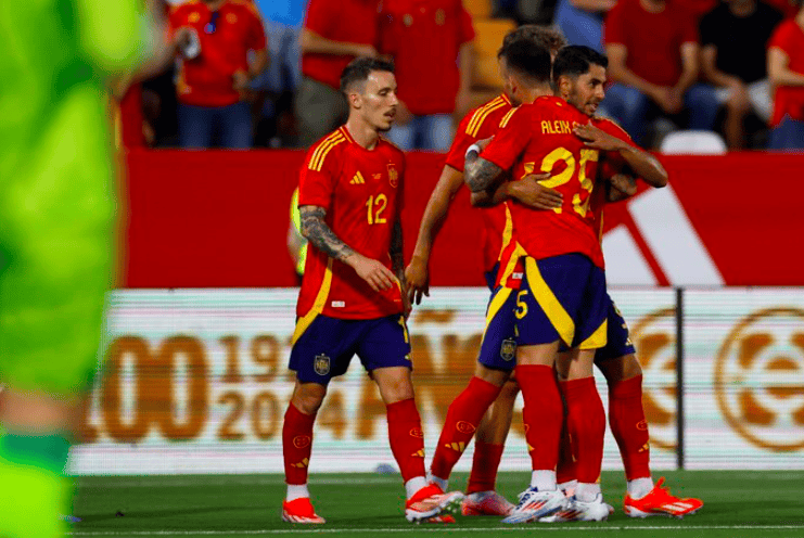 哈兰德在法国队比赛中大比分获胜，战术调整引发热议！