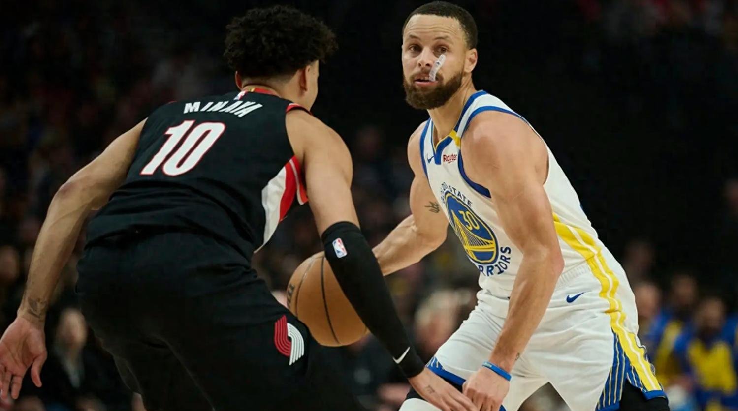 库里连续二十场比赛得分超过险胜，C9不断突破！的简单介绍